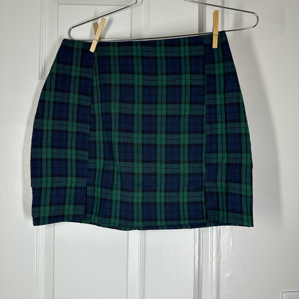 Green plaid skirt, mini size medium